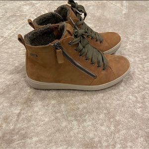 Ecco Gore-Tex side zip booties